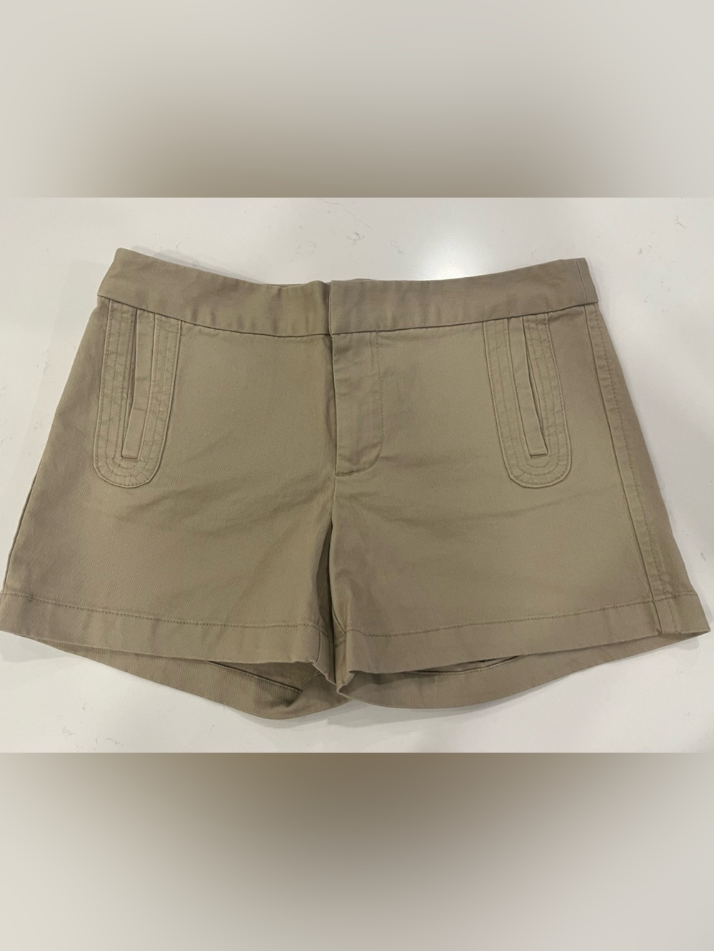 Gap khaki stretch shorts with 3.5” inseam